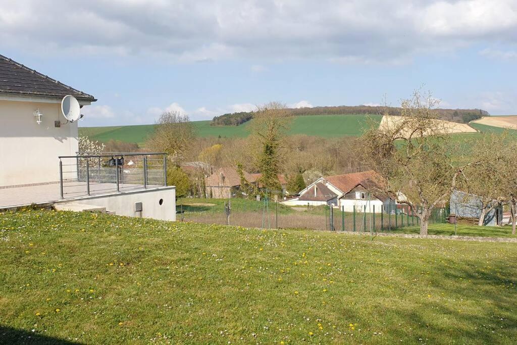 Вилла Le Bellevue A 1 H 30 De Paris Et 20 Km De Troyes Estissac Экстерьер фото